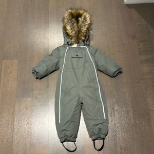 Kuling snowsuit for toddler 80cm ( runs bigger)